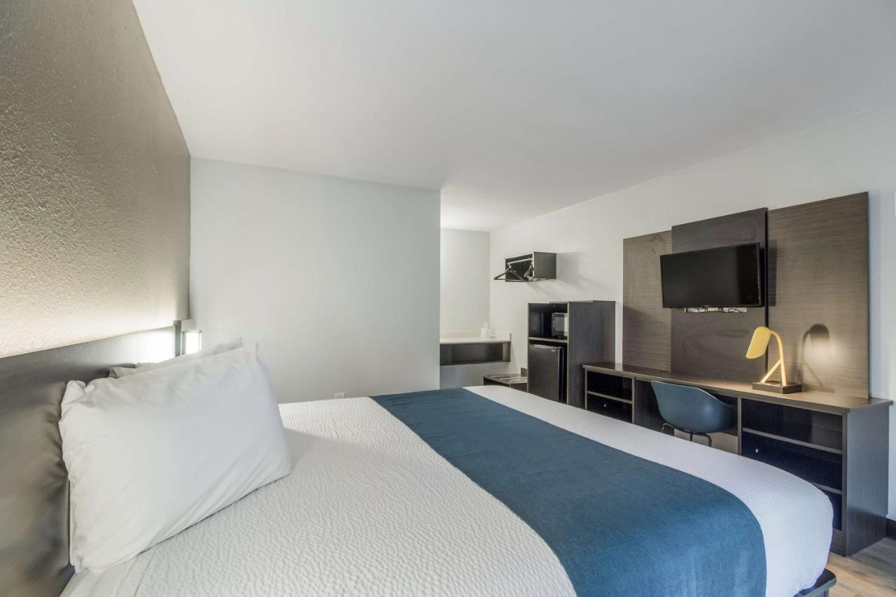 Motel 6 Groves, Tx Kültér fotó